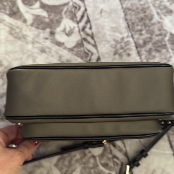 Michael Kors Army Green Crossbody Camera Bag - Picture 5 of 9